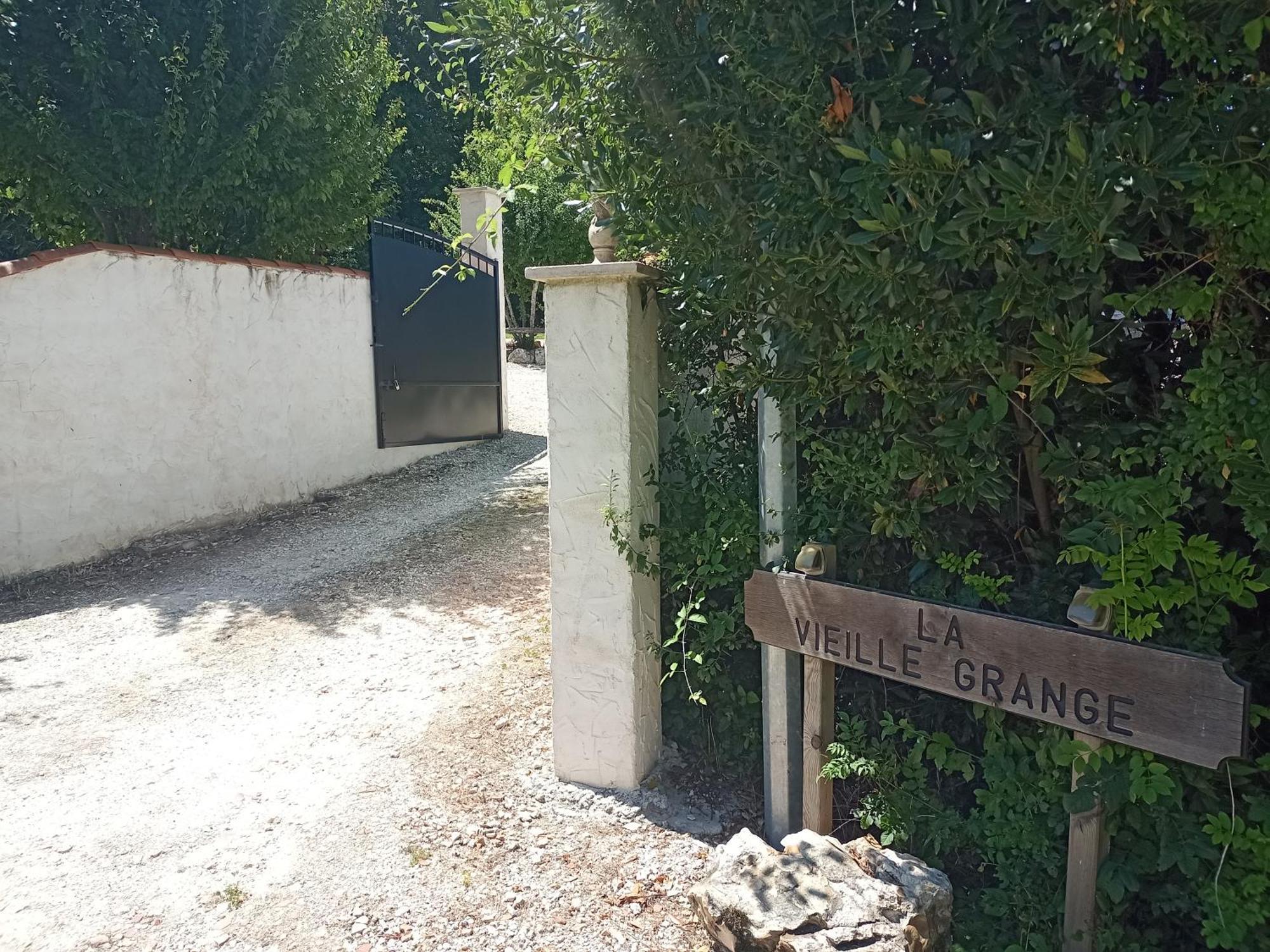 La Vieille Grange - Saint-Privat-Des-Pres Bed & Breakfast Bagian luar foto